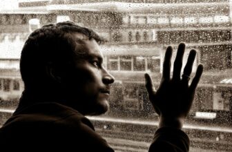 Οι πιο γελαστοί και ευγενικοί άνθρωποι συνήθως είναι οι άνθρωποι που έχουν πληγωθεί πιο πολύ