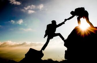 Χ.Μπουκάι:Η ευθύτητα, η ειλικρίνεια και η εμπιστοσύνη είναι πράγματα εξαιρετικά σημαντικά για να τα χαρίσει κανείς στον πρώτο τυχόντα