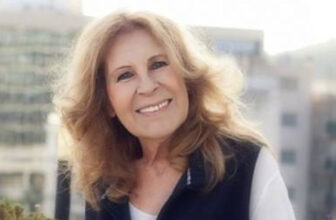 Έφυγε από τη ζωή η τραγουδίστρια Ρένα Κουμιώτη