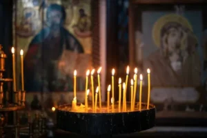 Ένας Ιερός Ναός στο κέντρο της Αθήνας πρωτοπόρησε και τοποθέτησε POS σε Παγκάρι, έπειτα από αίτημα των πιστών.