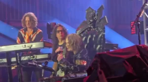 Οι Black Sabbath επανενώθηκαν για την αποχαιρετιστήρια συναυλία του Όζι Όσμπορν και η αποθέωση από 42.000 θεατές