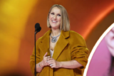 Céline Dion: Το βίντεο από την εμφάνισή της στα Grammy και το τραγούδι της στα παρασκήνια